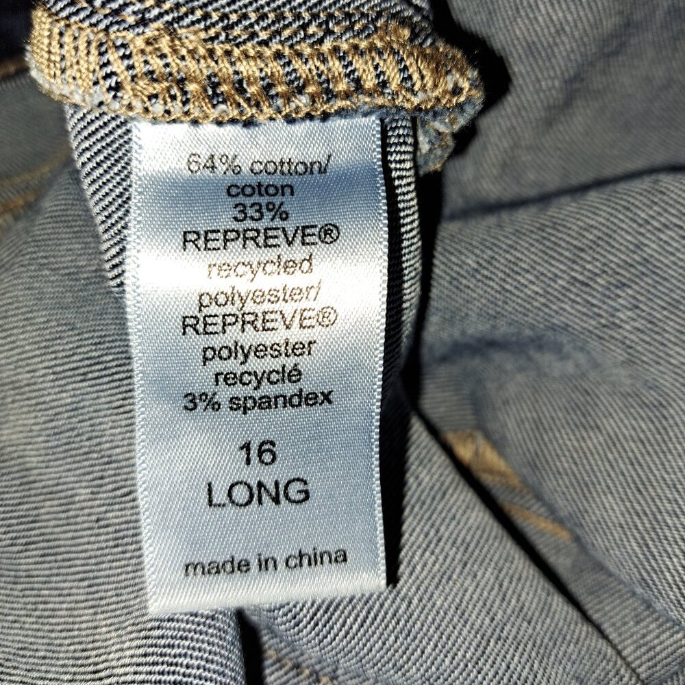 Maurices Maternity Jeans with Everflex Side Panel. - Picture 3 of 9